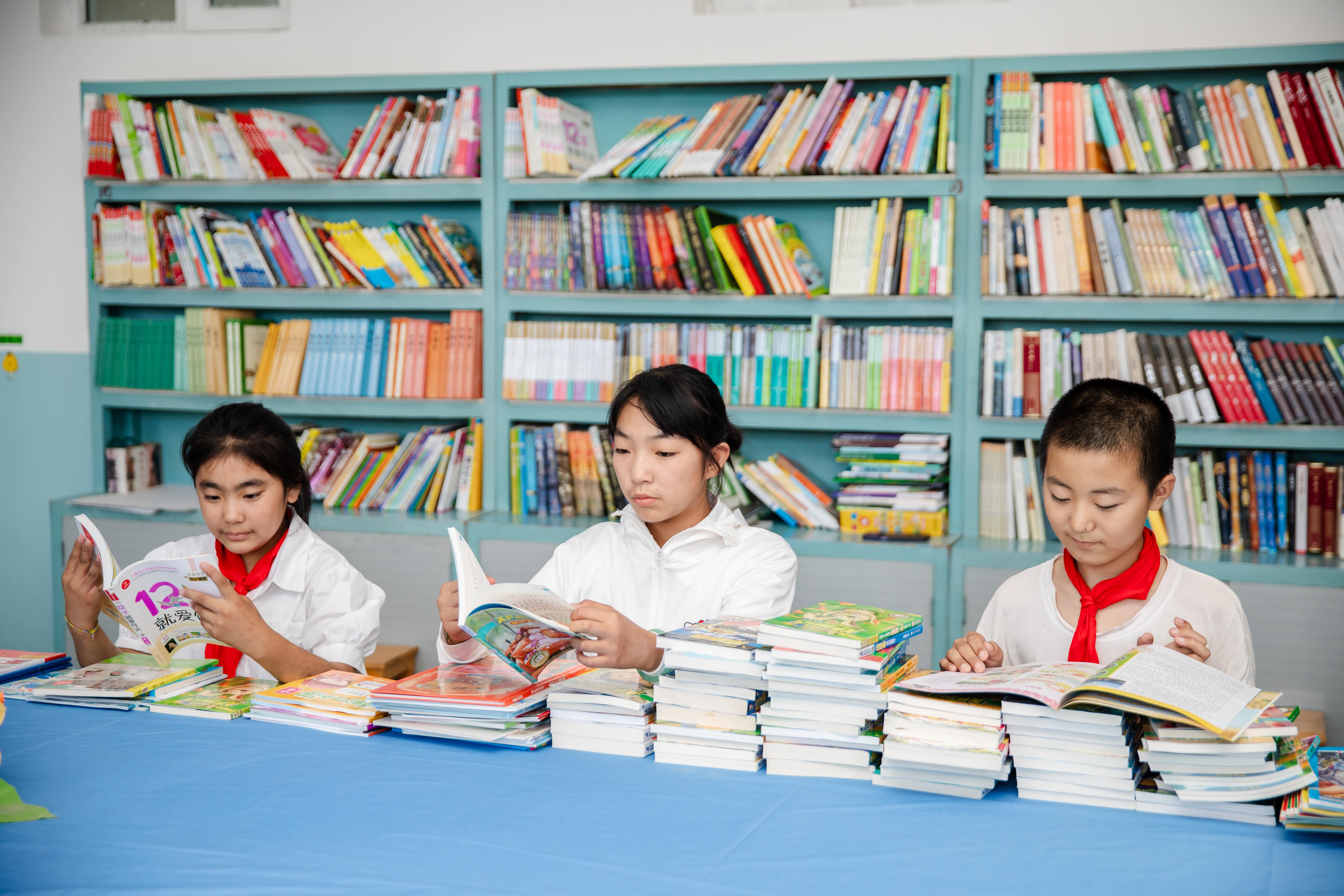 天津高校大学生记者走进星空在线手机版(大中国区)公益小学开展“书香悦读,筑梦成长”活动 天津高校大学生记者走进星空在线手机版(大中国区)公益小学开展“书香悦读,筑梦成长”活动